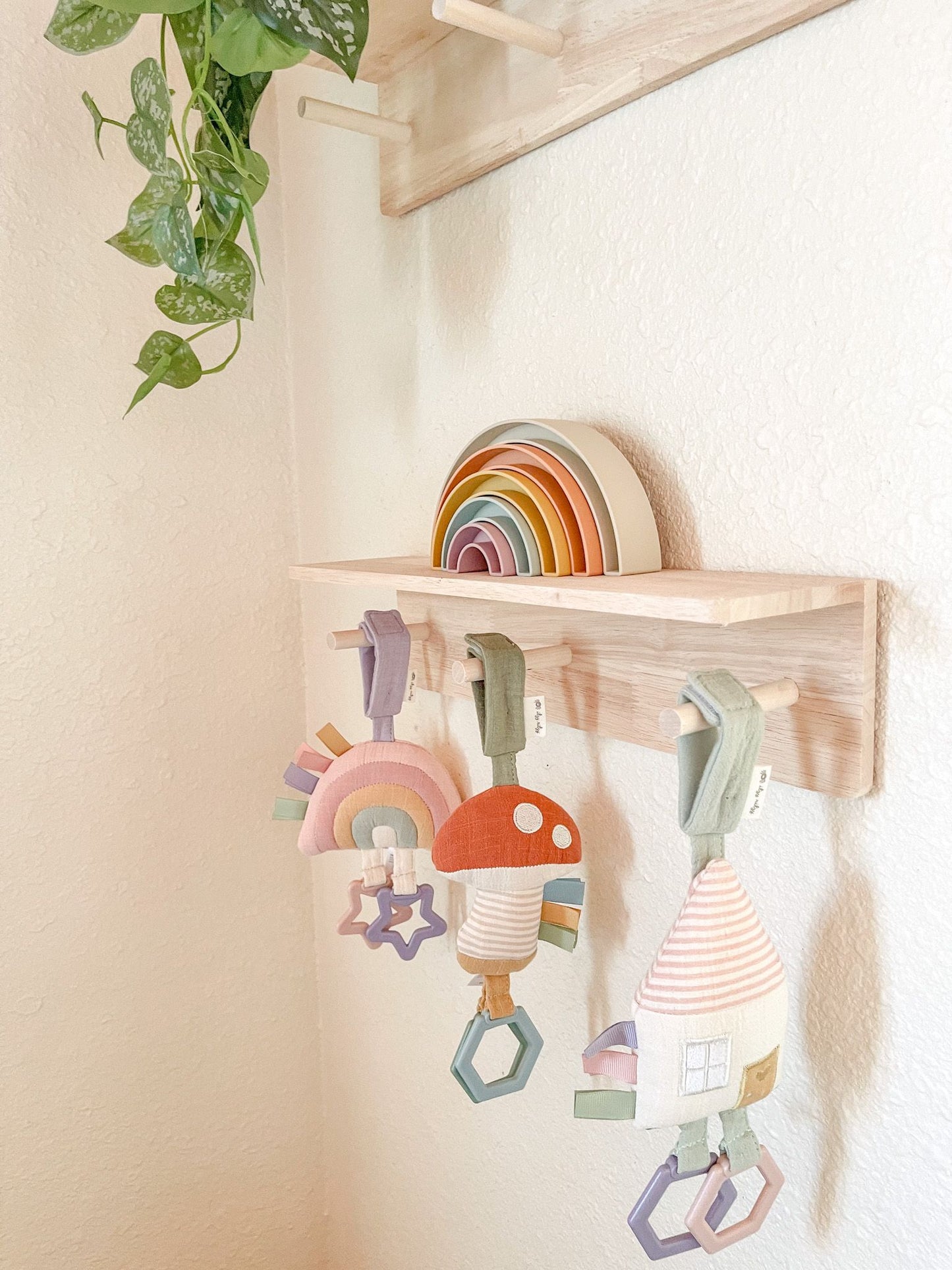 Cottage Bitzy Bespoke™ Ritzy Jingle Travel Toy