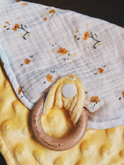 Drool Cloth with Teething Ring