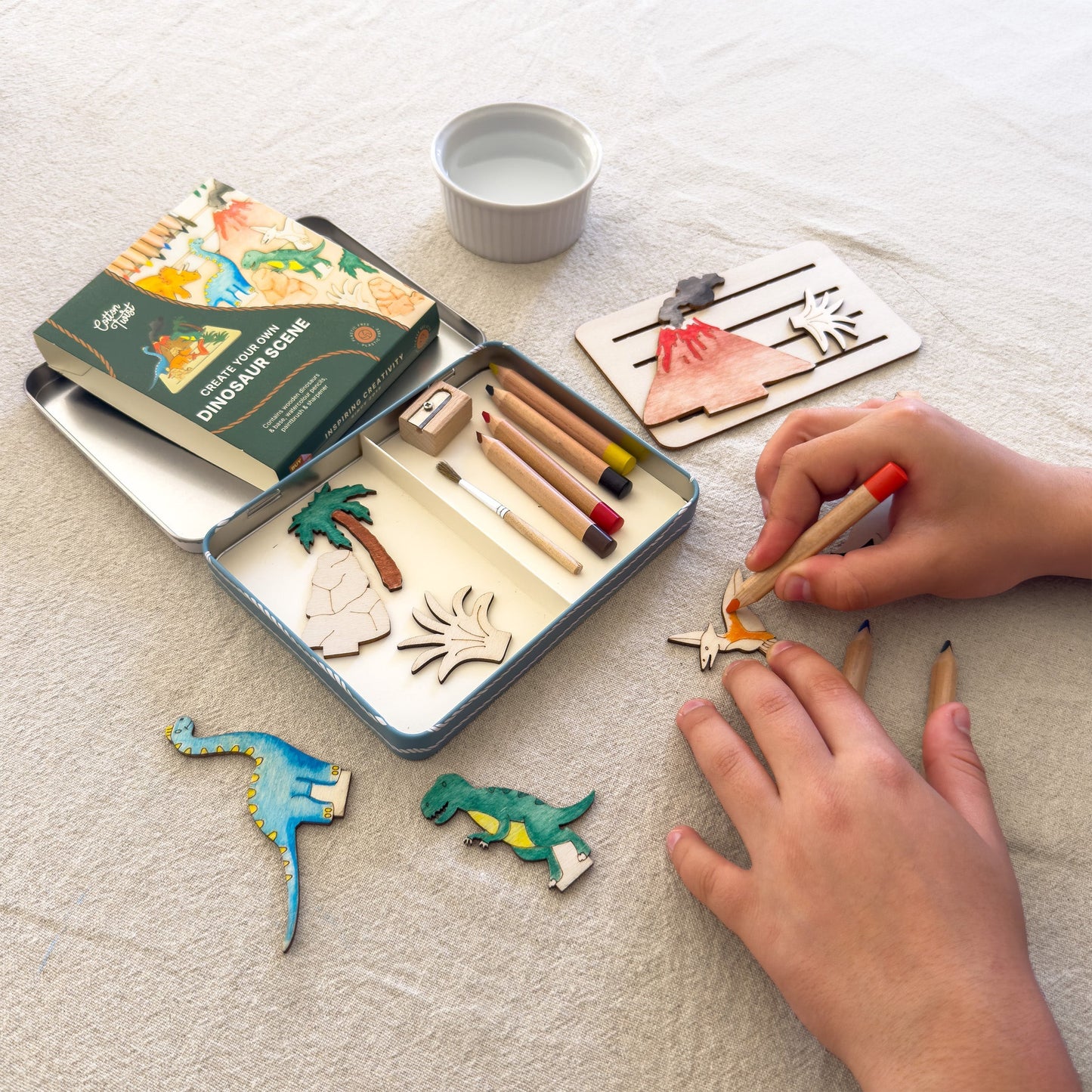 Make Your Own Dinosaur Scene Craft Kit