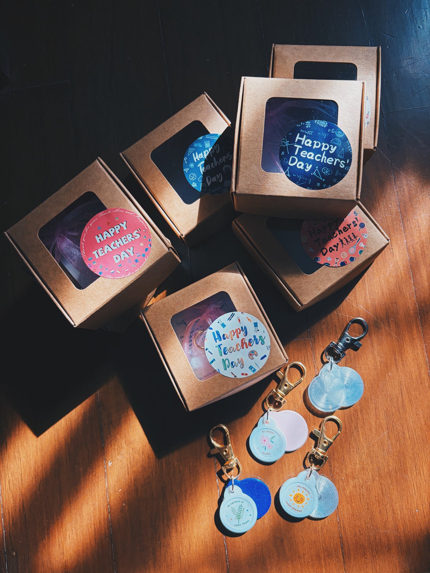 [TEACHERS' DAY 2026] Trolley tokens box set (Random designs)