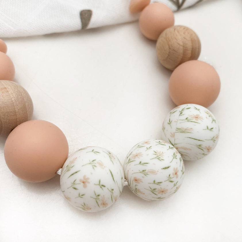Spring Bloom: Blush Daisy Necklace