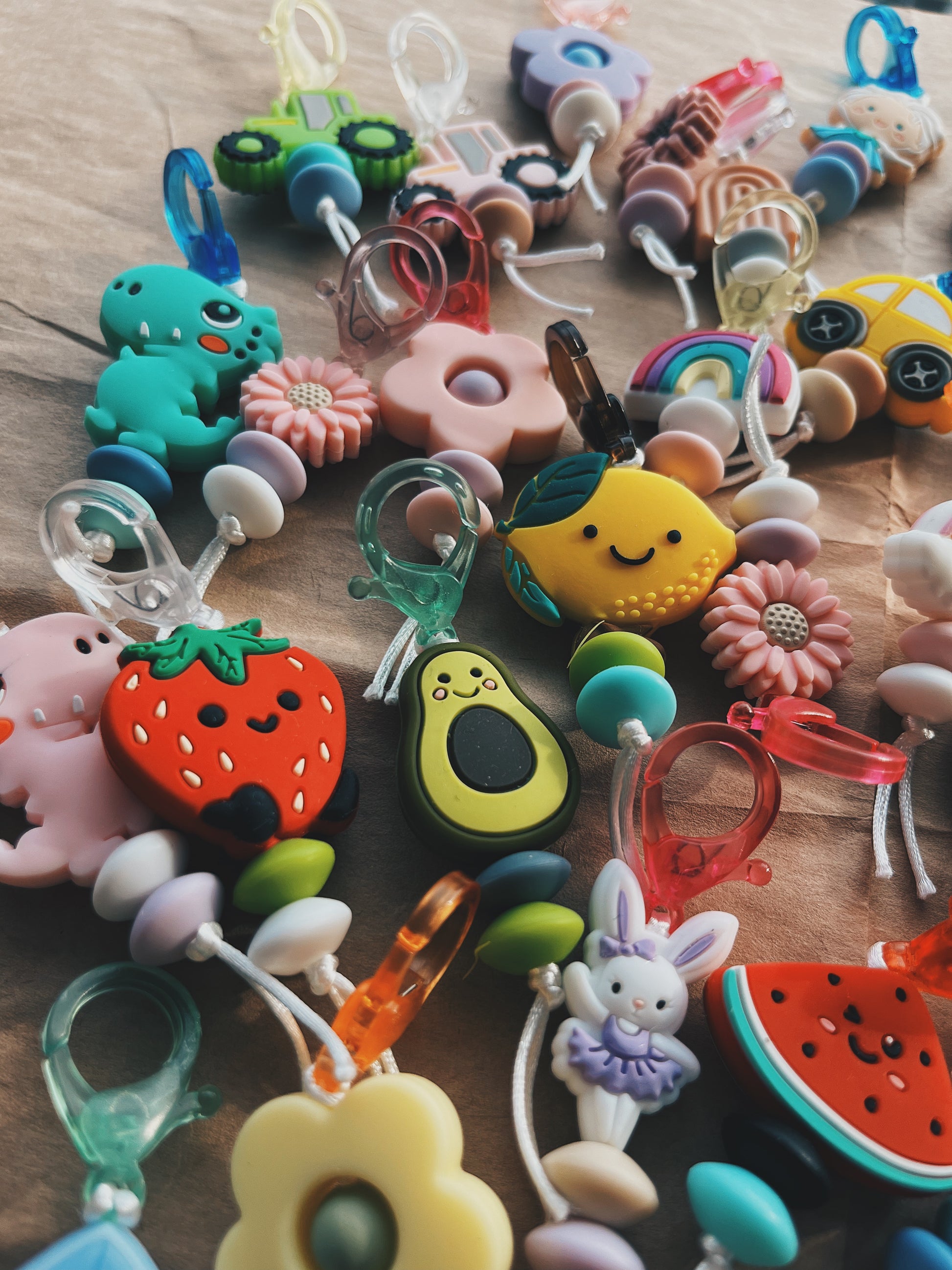 Shrinkable Plastic Zipper Pull Charms * sparkle living blog